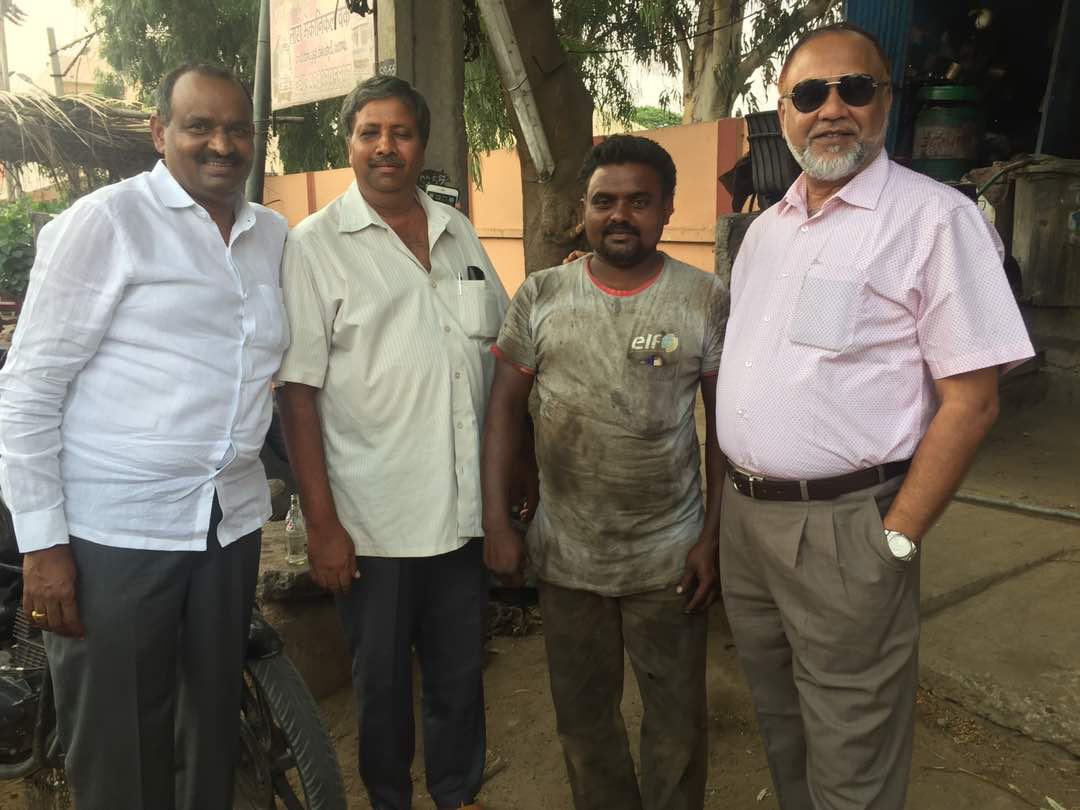 Mr. Mohammed Ashraf, Autograde’s MD, posing alongside Nandigama Fitment Centre’s owner, Andhra Pradesh State distributer & Krishna district dealer.